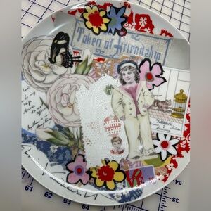 Vintage Gloria Vanderbilt "Token of Friendship" Collage Plate, 10.5" sigma